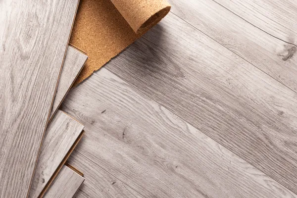 Scopri di più sull'articolo Pulire superfici in laminato